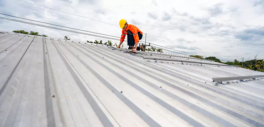 Metal Roof Repairs in Oak Forest