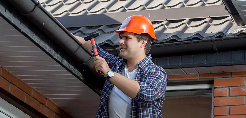 Gutter Fascia Repair in Oak Forest